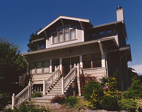 Mucci Truckess Architecture: Hilltop Craftsman - Second Story Addition