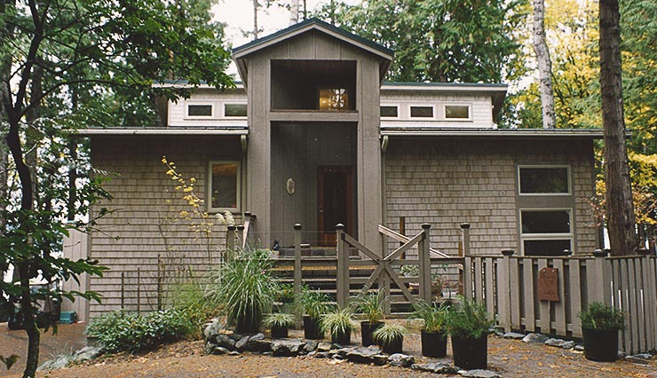 Mucci Truckess Architecture: Harstine Island Cabin - Clerestory Light Catch